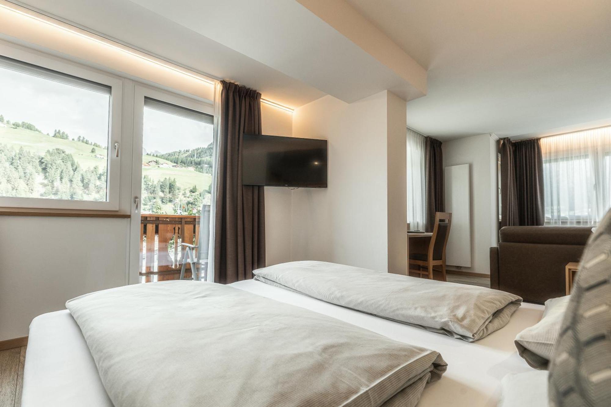 Hotel La Pineta Selva di Val Gardena Room photo