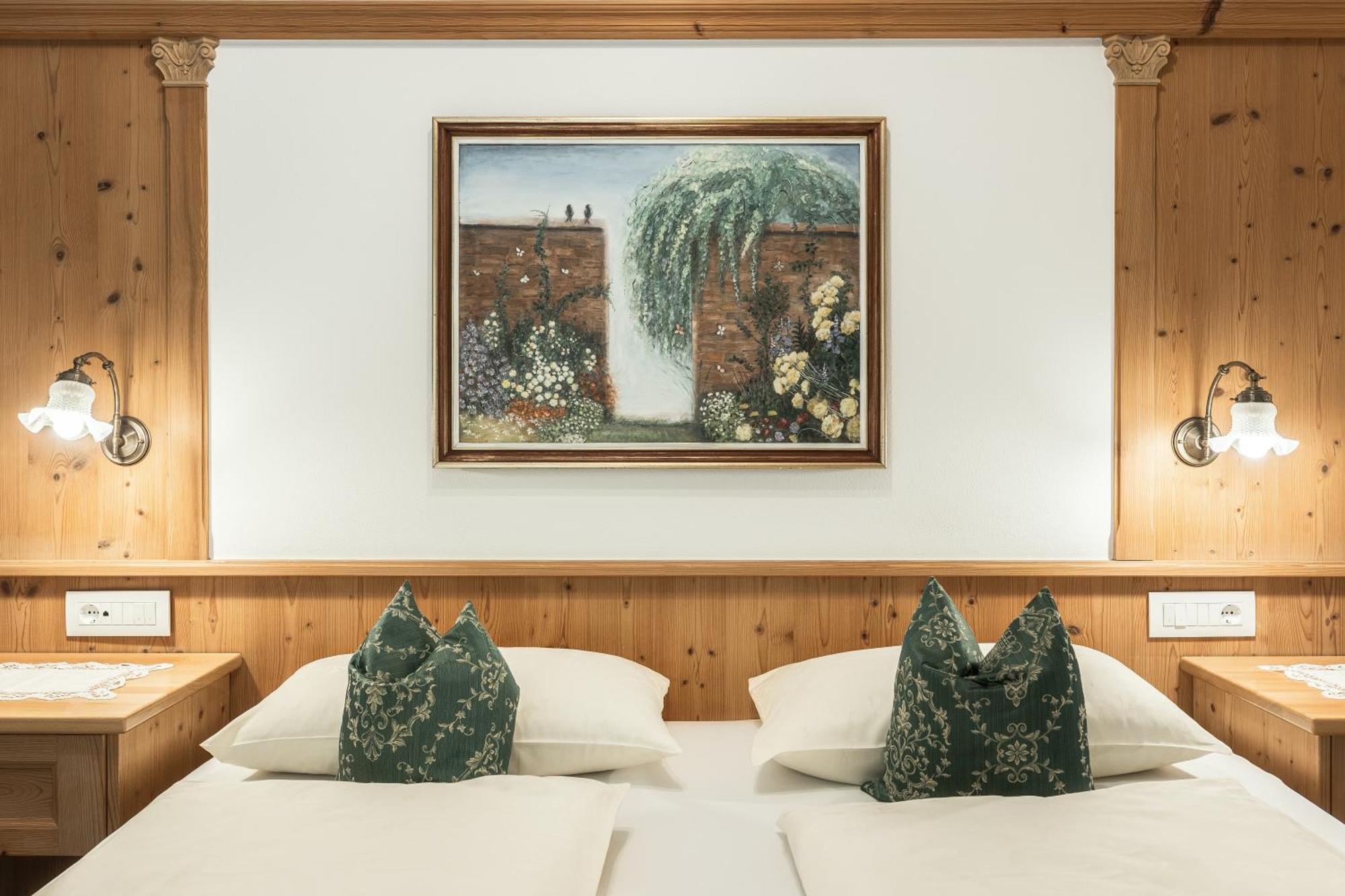 Hotel La Pineta Selva di Val Gardena Room photo