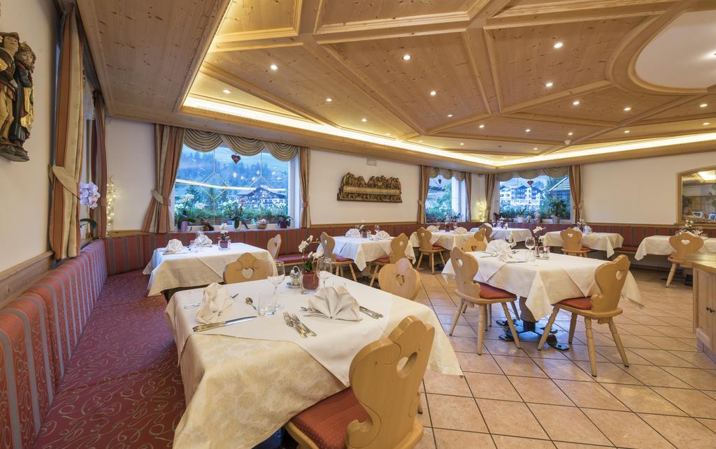 Hotel La Pineta Selva di Val Gardena Exterior photo